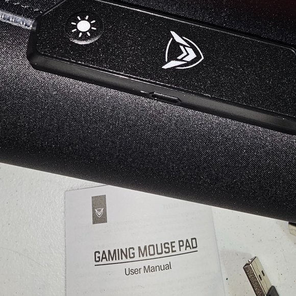 Pictek Chameleon Large RGB Gaming Mouse Pad (L) PC328A - Picture 4 of 4